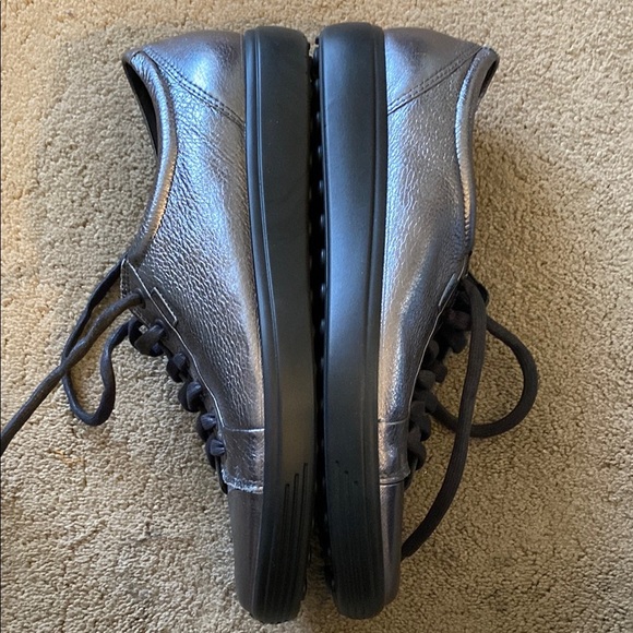 Ecco Black and Silver Sneakers Sleek Metallic Design - Picture 7 of 15